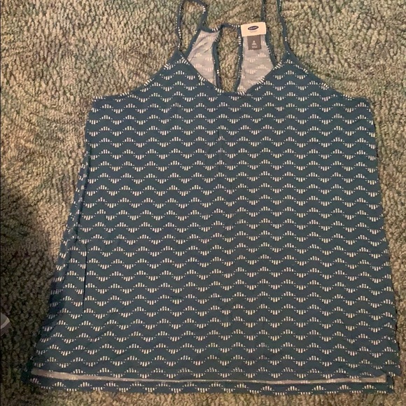 Old Navy Lot of 4 Key Hole Back tank tops - Picture 4 of 6